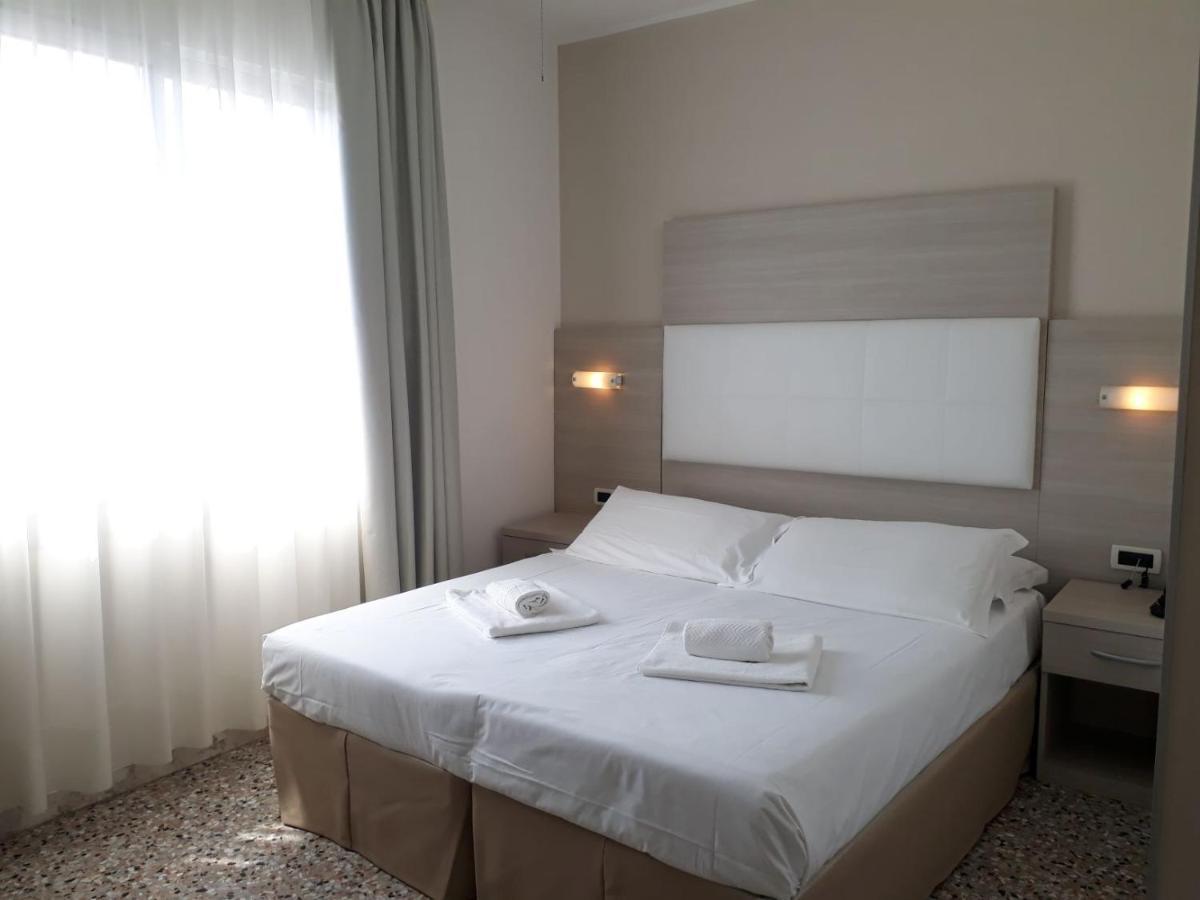 Hotel Atenea Golden Star กาออร์เล ภายนอก รูปภาพ