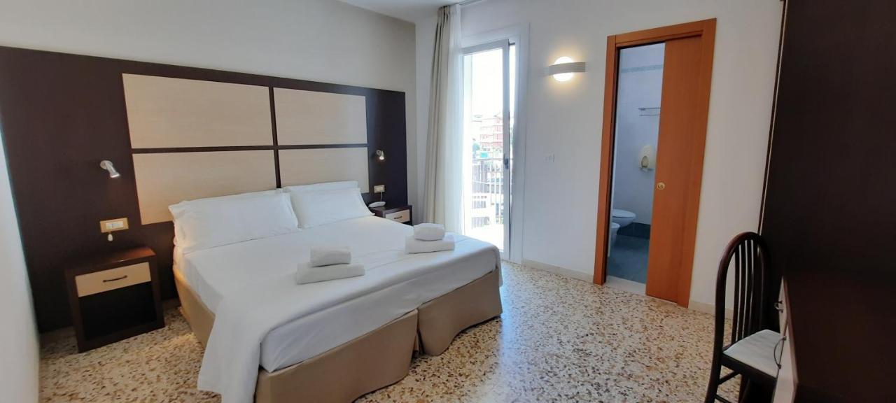 Hotel Atenea Golden Star กาออร์เล ภายนอก รูปภาพ