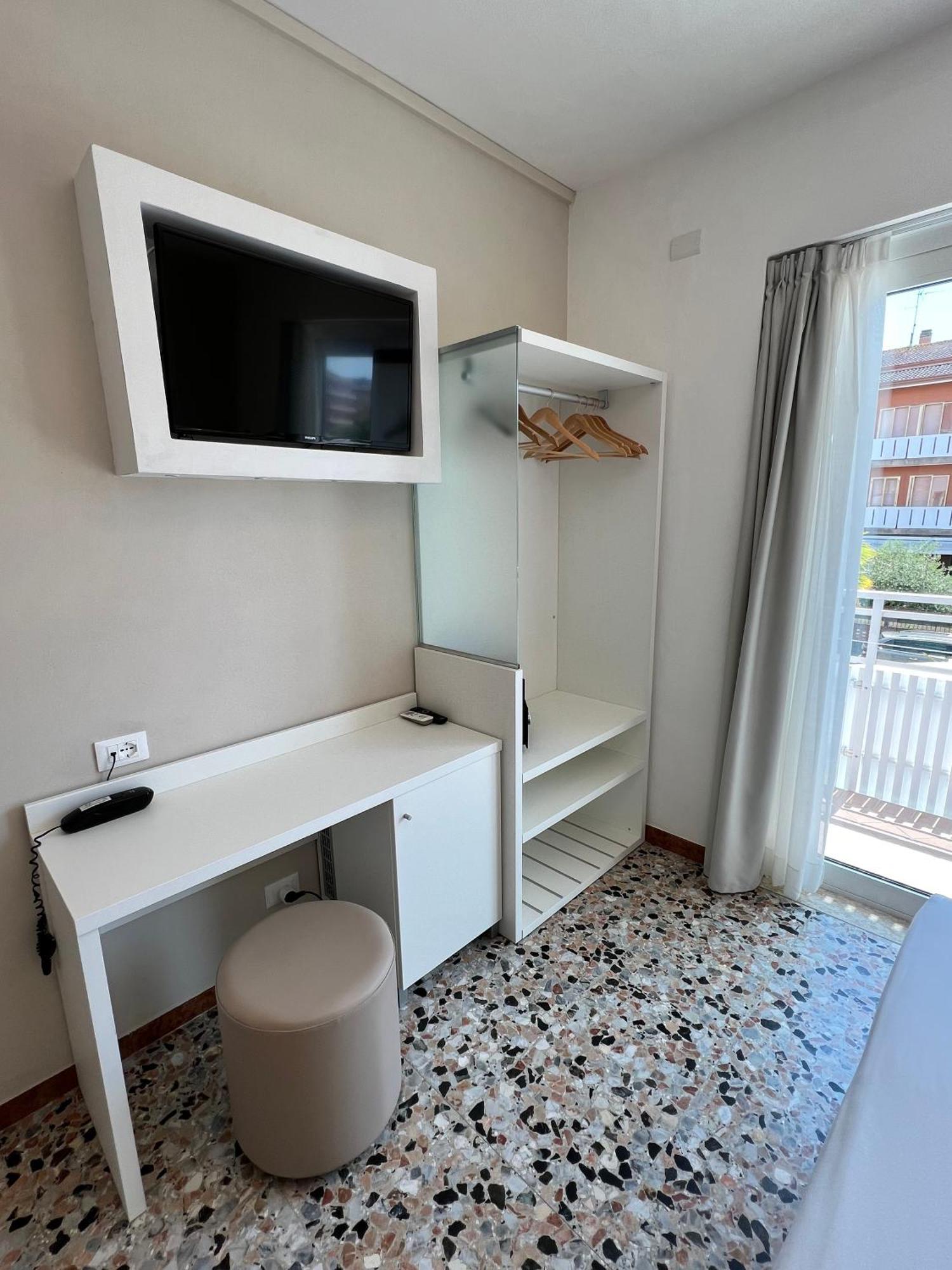 Hotel Atenea Golden Star กาออร์เล ภายนอก รูปภาพ