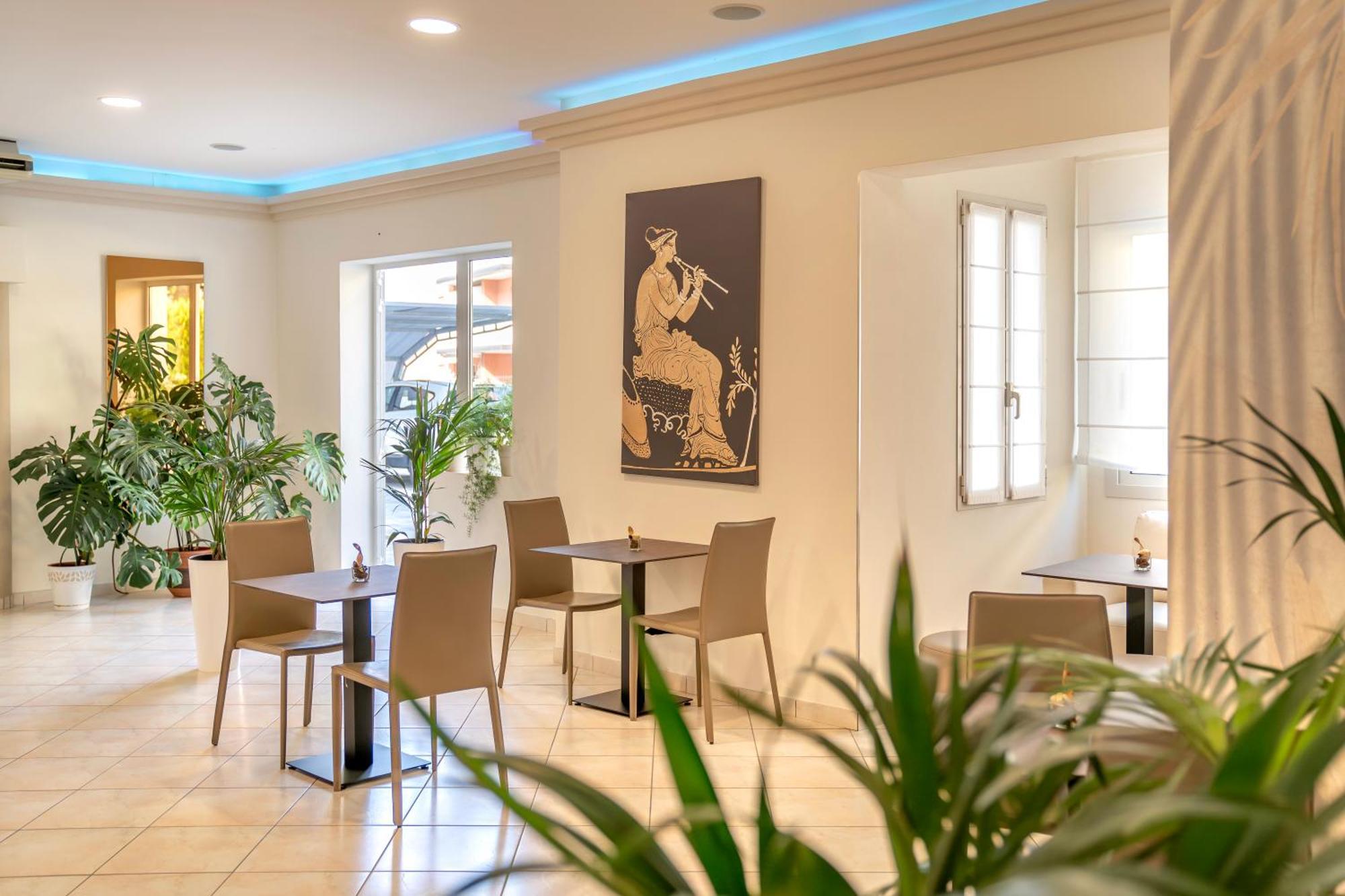 Hotel Atenea Golden Star กาออร์เล ภายนอก รูปภาพ