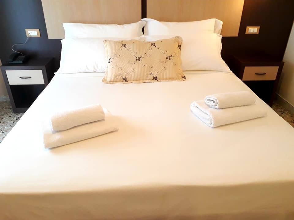 Hotel Atenea Golden Star กาออร์เล ภายนอก รูปภาพ