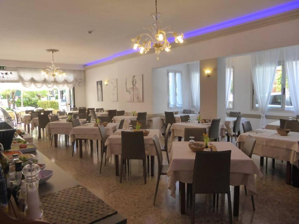 Hotel Atenea Golden Star กาออร์เล ภายนอก รูปภาพ